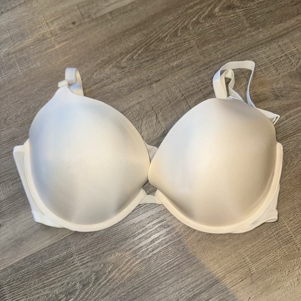 Victoria’s Secret Push-Up Bra White 38D Underwire Padded Adjustable Straps New
